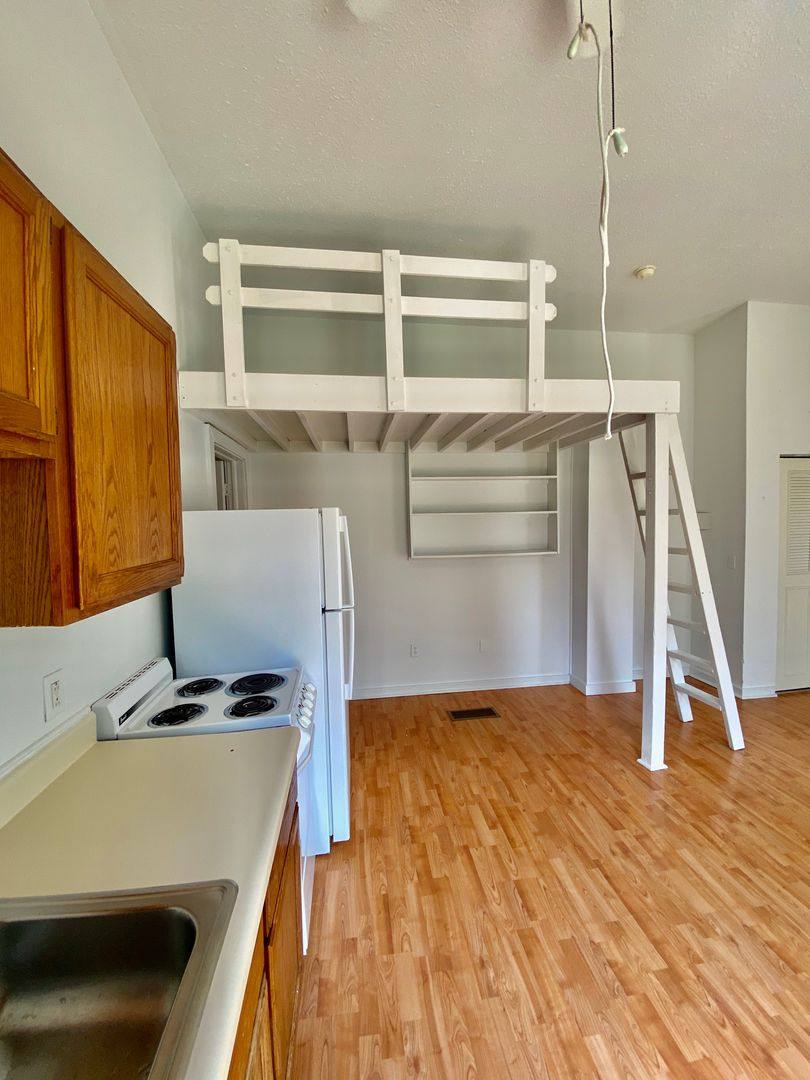 Apartment for rent at 213 N Hamilton St, Ypsilanti, MI 48197
