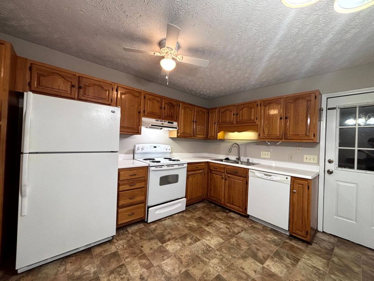 House for rent at 1547 Londonderry Place, Fayetteville, NC 28301