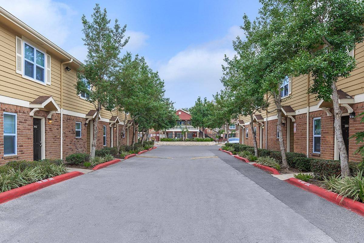Apartment for rent at 1521 Sherwood Forest, Houston, TX 77043