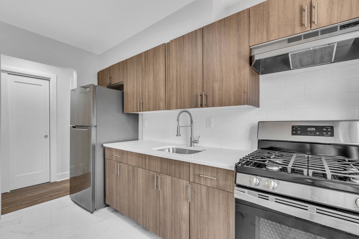Apartment for rent at 508-542 Broad Ave, Palisades Park, NJ 07650