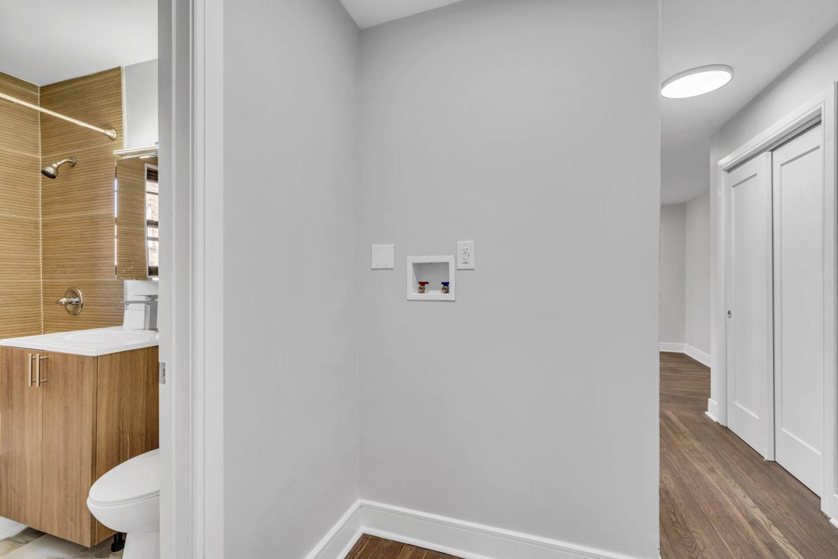Apartment for rent at 508-542 Broad Ave, Palisades Park, NJ 07650