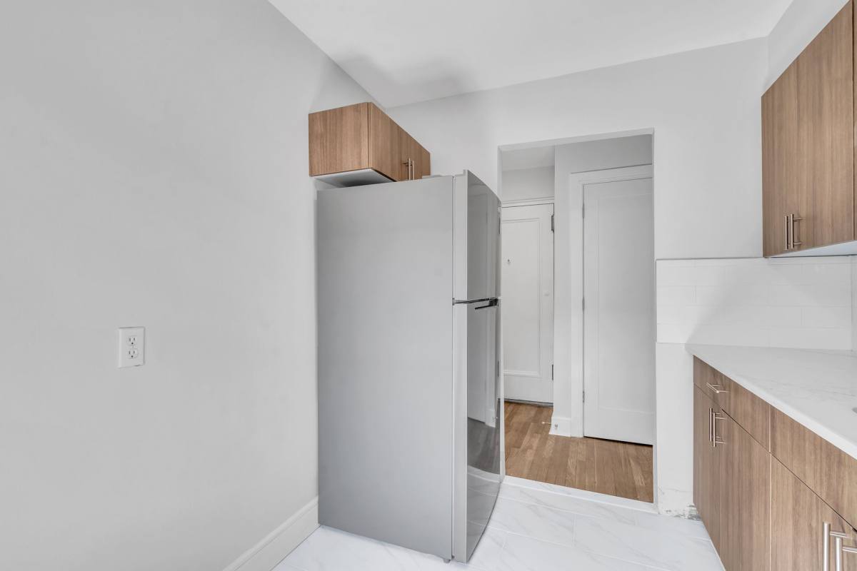 Apartment for rent at 508-542 Broad Ave, Palisades Park, NJ 07650