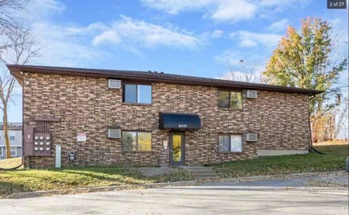 Apartment for rent at 2437 Petsel Place, Iowa City, IA 52246
