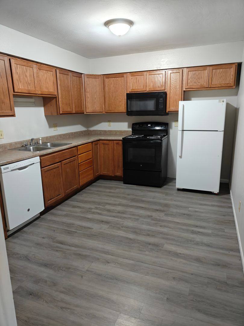 Apartment for rent at 2437 Petsel Place, Iowa City, IA 52246