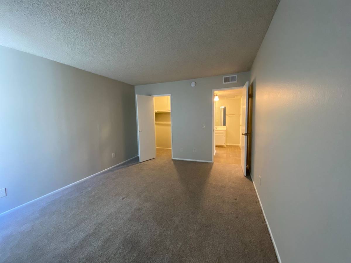 Apartment for rent at 24851 Walnut St, Newhall, CA 91321