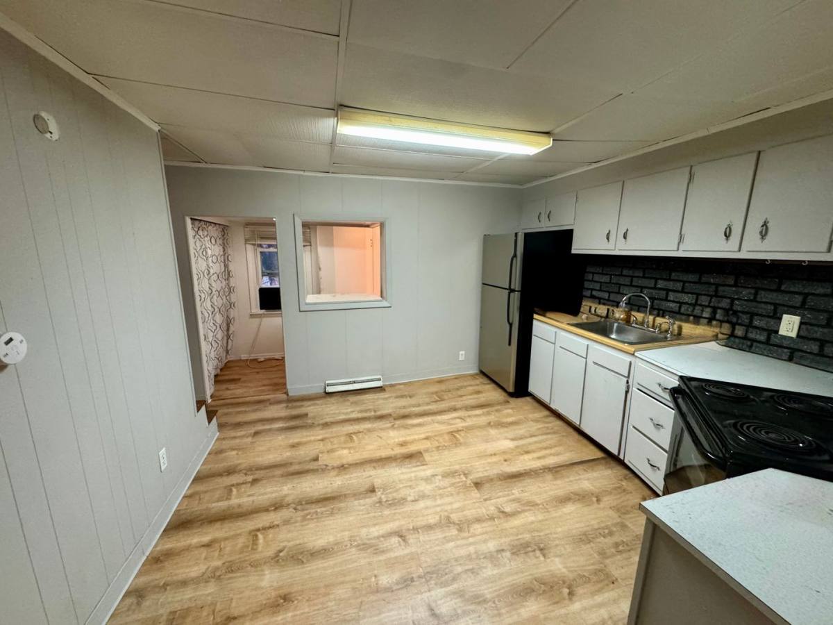 Apartment for rent at 470-474 Spang Ave, Leechburg, PA 15656