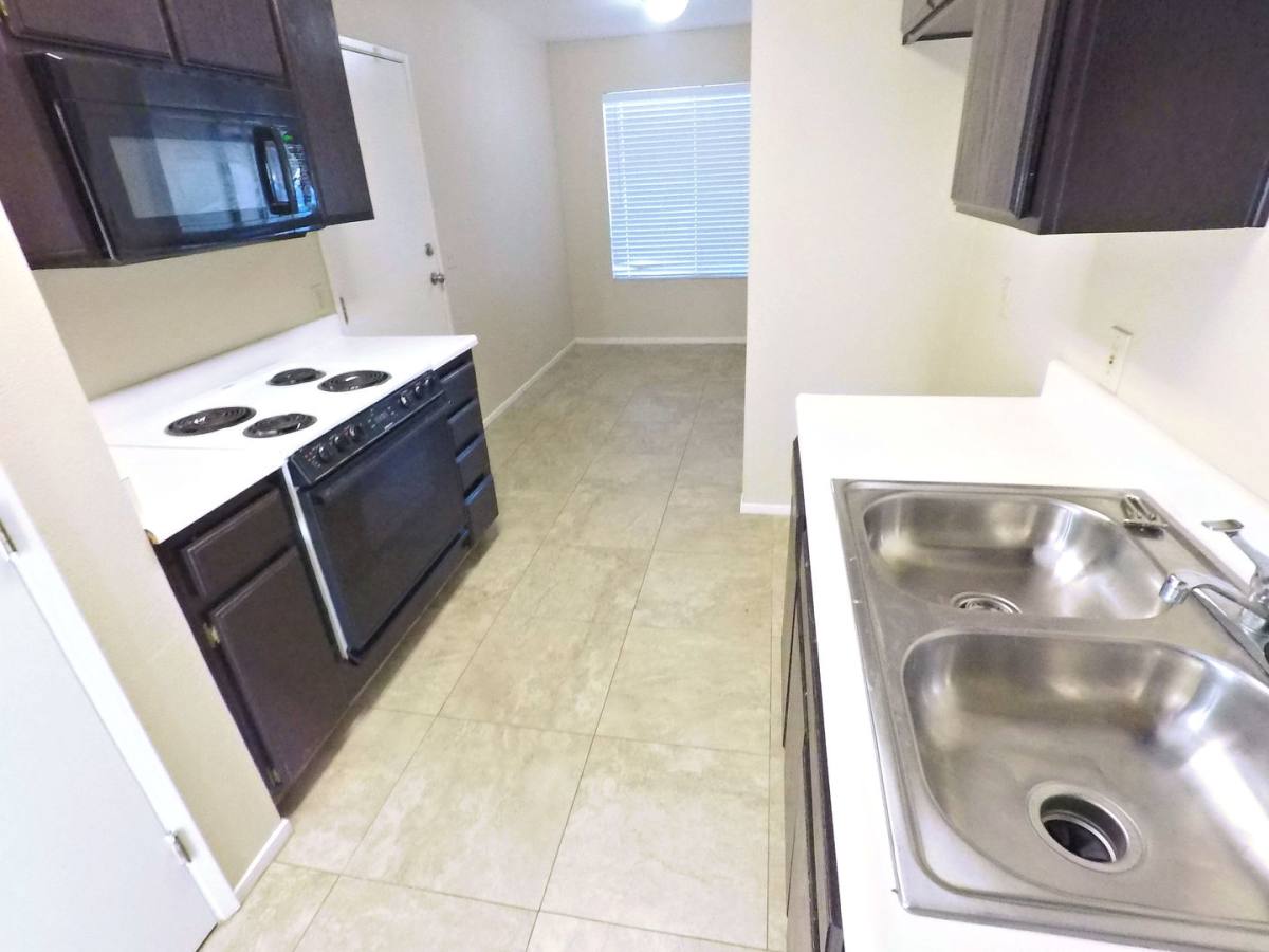 Apartment for rent at 3120 Brookfield Loop, Bakersfield, CA 93311
