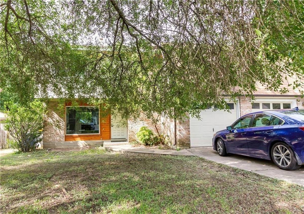 Townhouse for rent at 3901 Knollwood Dr, Austin, TX 78731