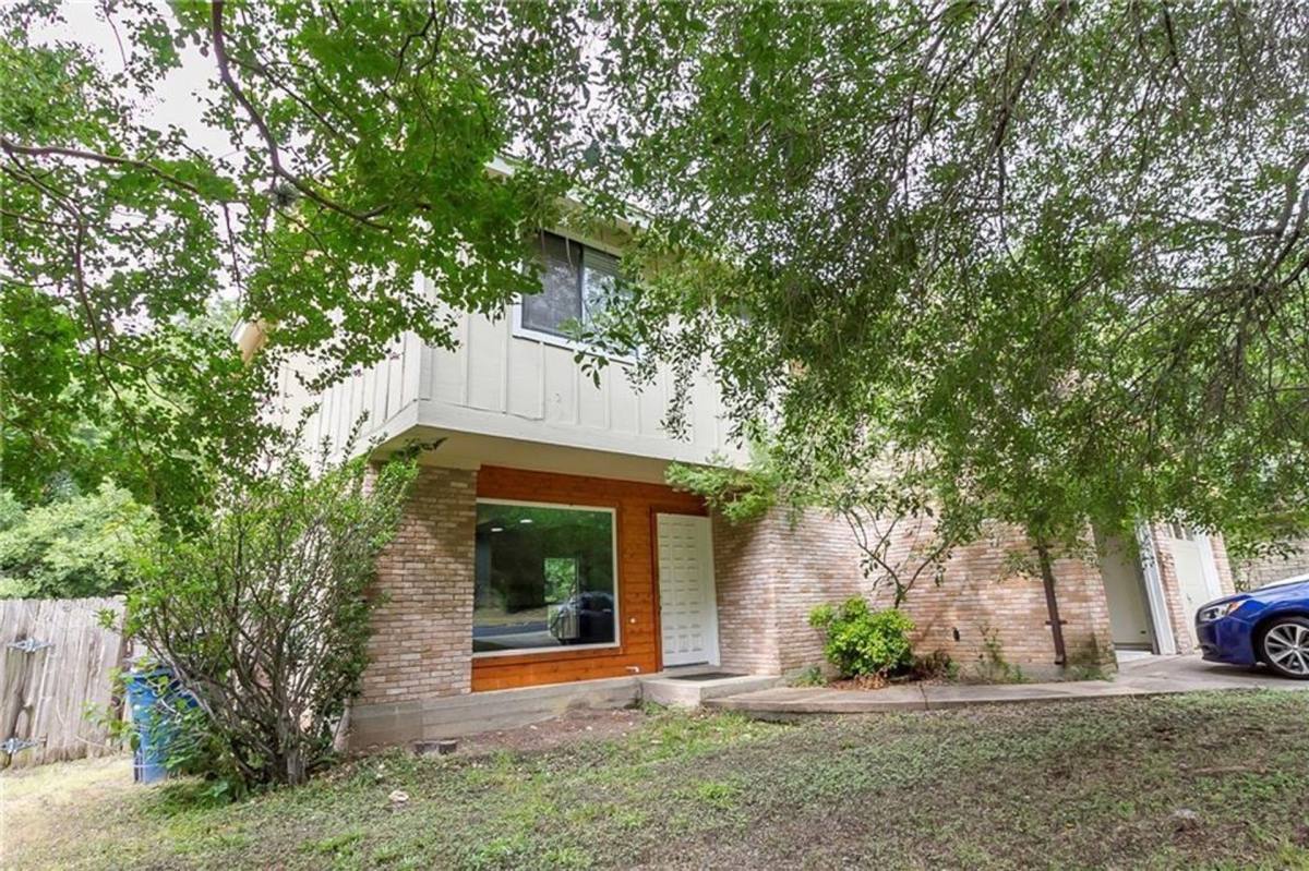 Townhouse for rent at 3901 Knollwood Dr, Austin, TX 78731