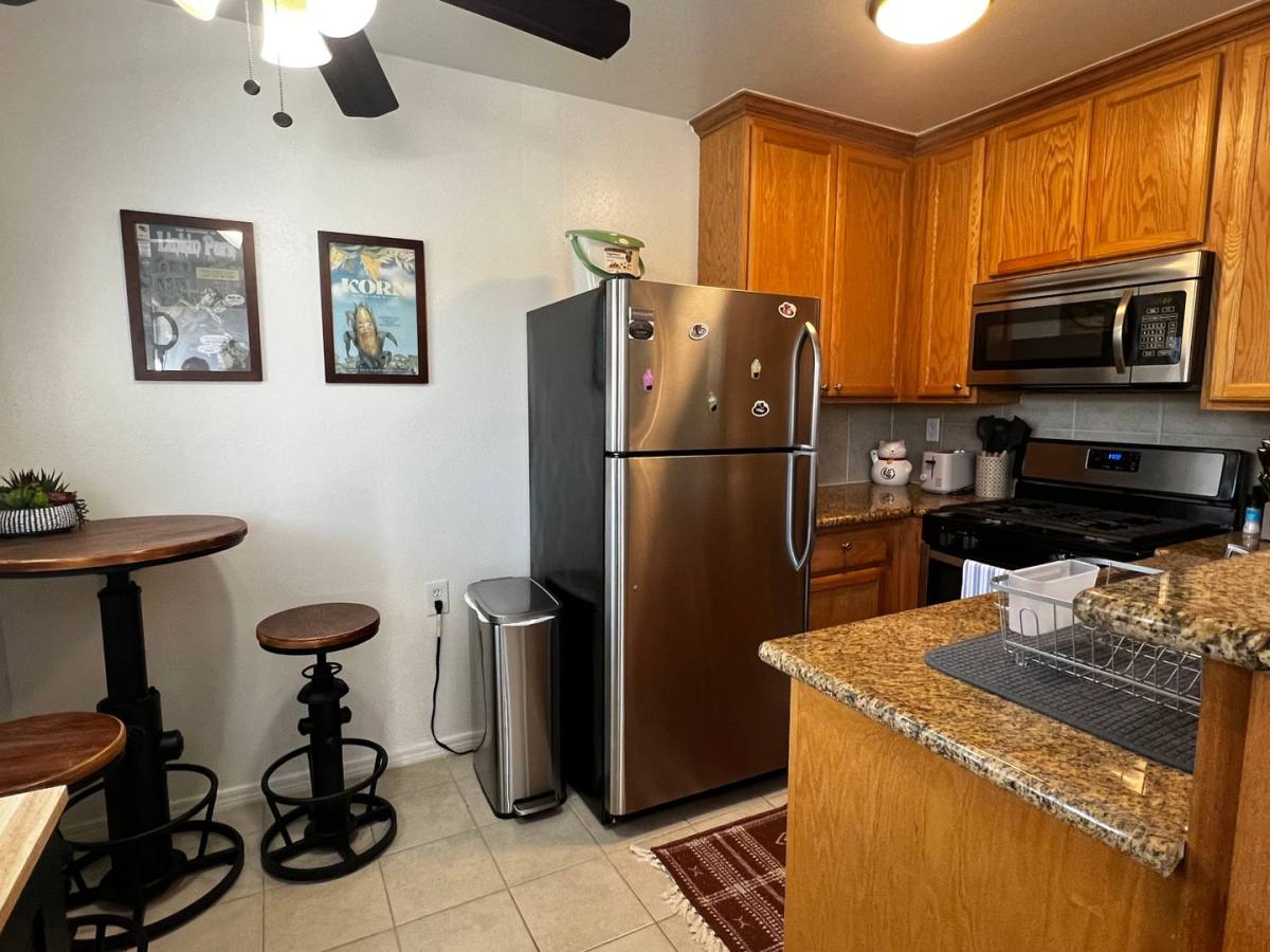 Apartment for rent at 4810 Lincoln Ave, Los Angeles, CA 90042