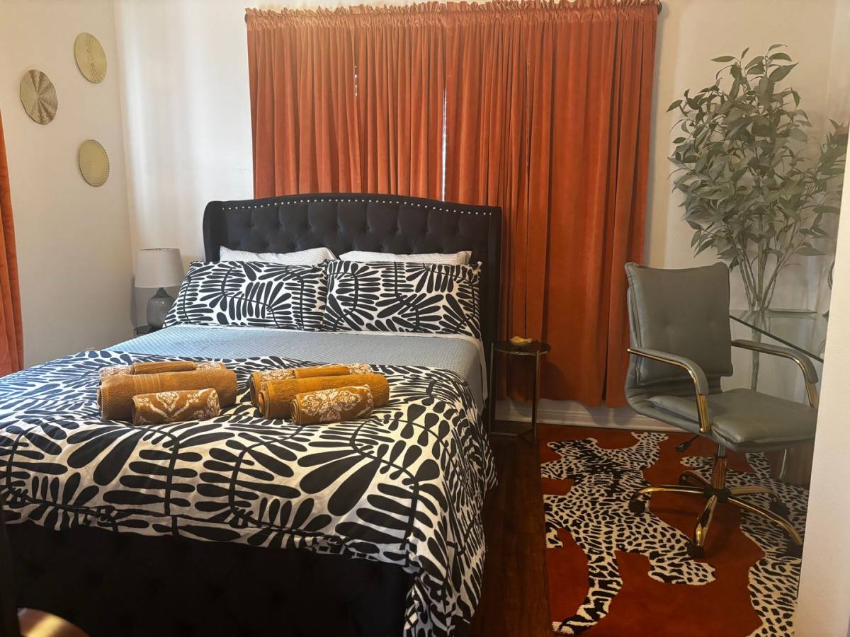 Apartment for rent at 449 W Garfield Ave, Glendale, CA 91204