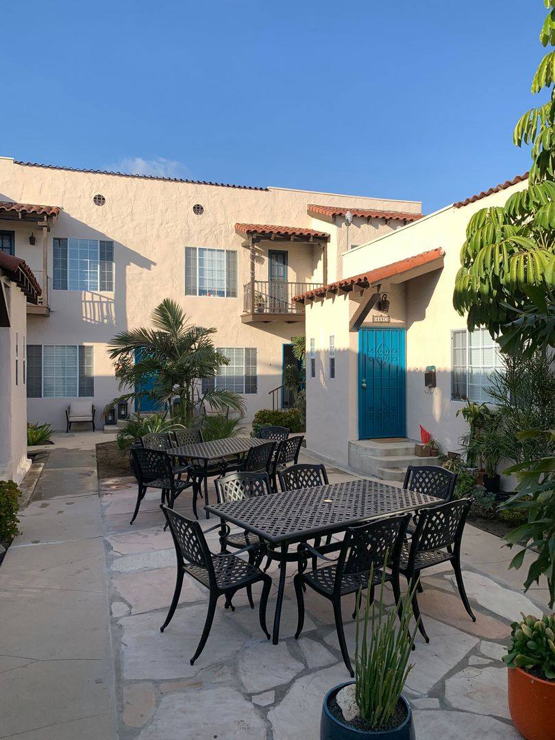 Apartment for rent at Garfield Avenue, 449 W Garfield Ave, Glendale, CA 91204