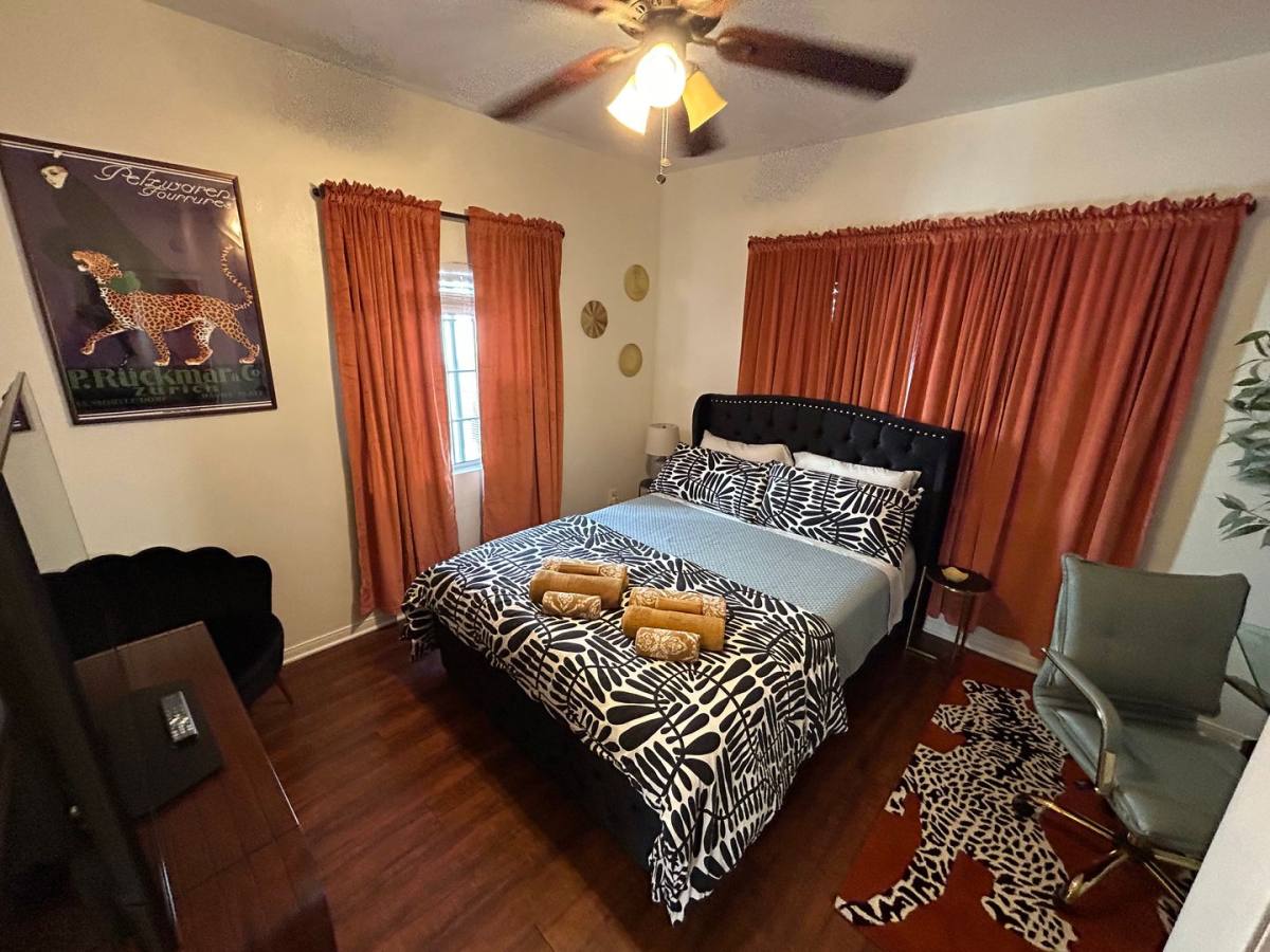 Apartment for rent at 449 W Garfield Ave, Glendale, CA 91204