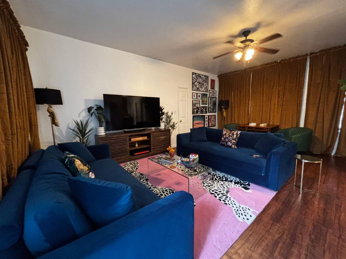 Apartment for rent at 449 W Garfield Ave, Glendale, CA 91204