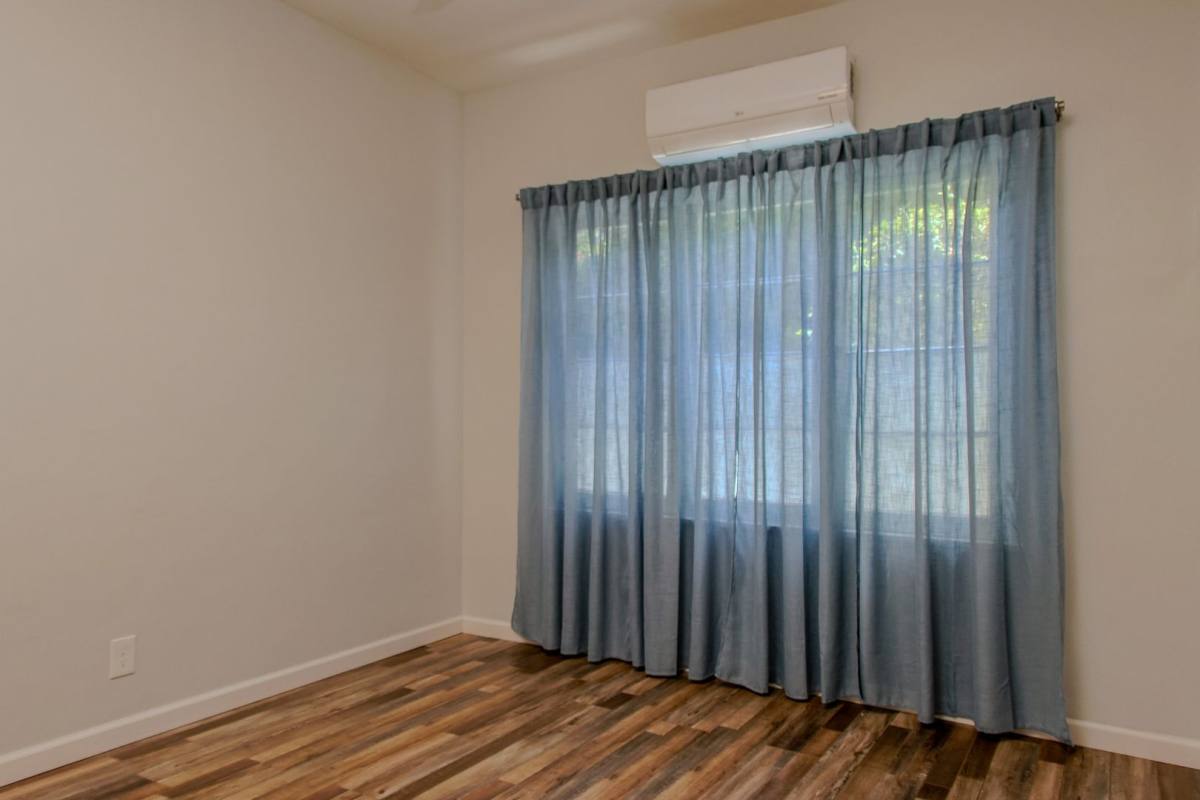 Apartment for rent at 208 N Louise St, Glendale, CA 91206