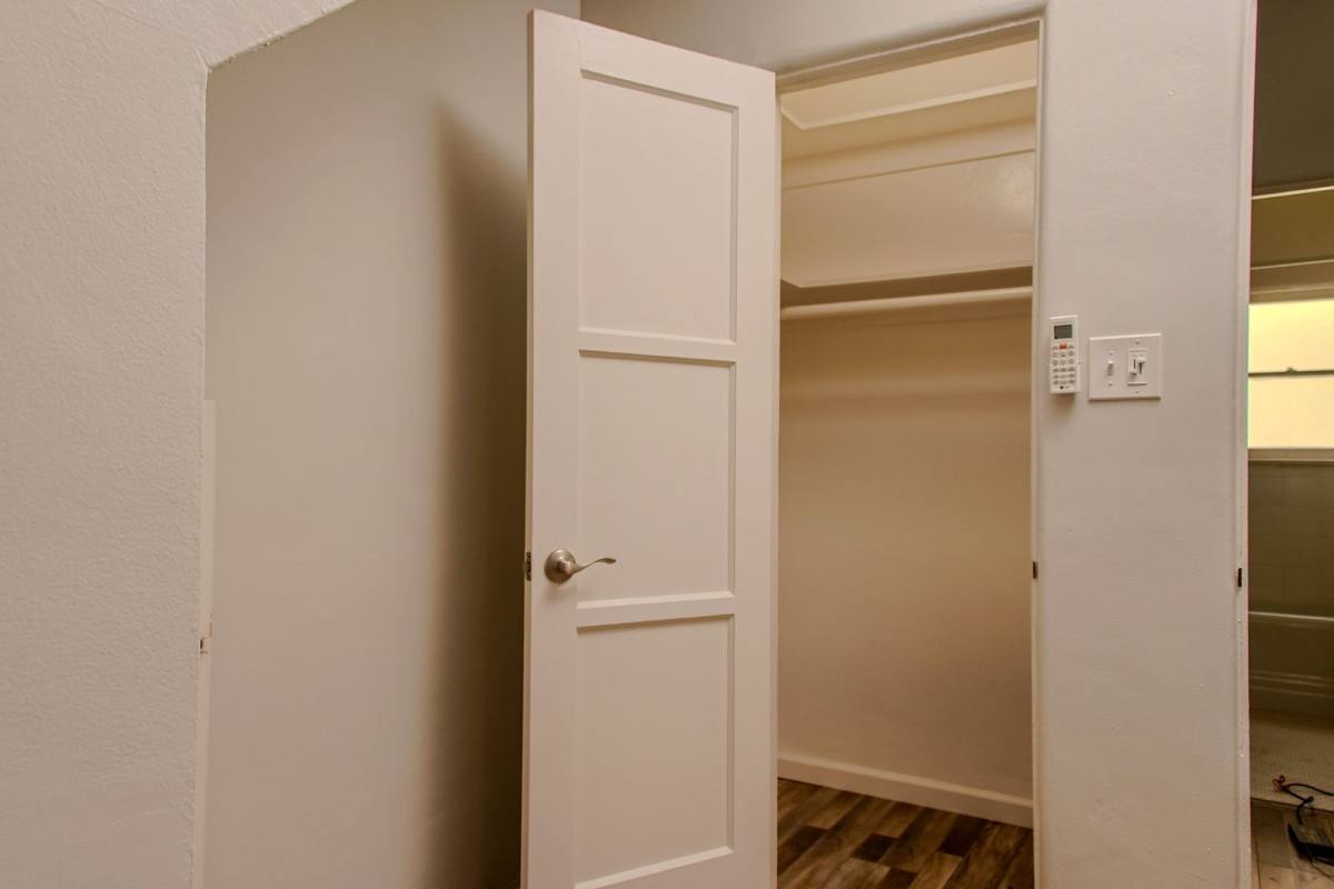 Apartment for rent at 208 N Louise St, Glendale, CA 91206
