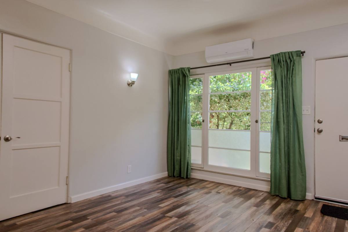 Apartment for rent at 208 N Louise St, Glendale, CA 91206