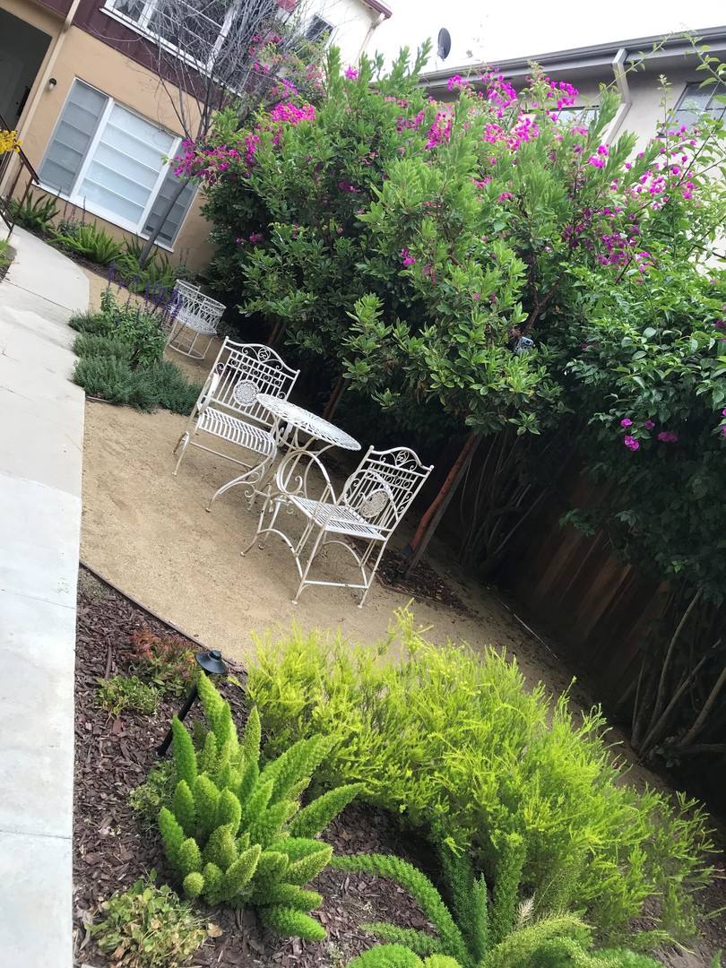 Apartment for rent at 208 N Louise St, Glendale, CA 91206