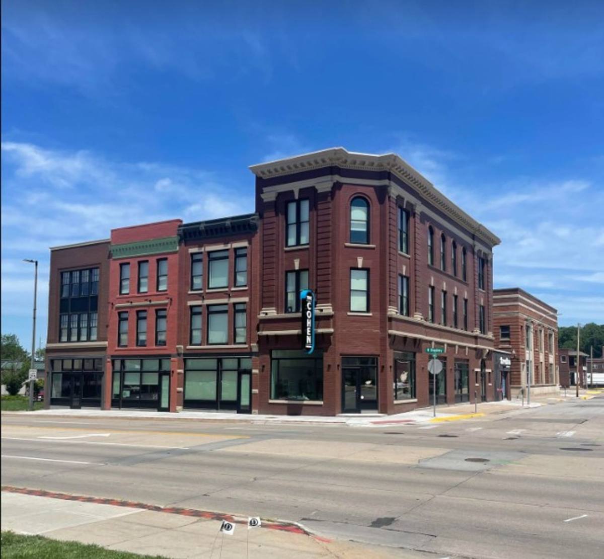 Apartment for rent at 530 W Broadway, Council Bluffs, IA 51503