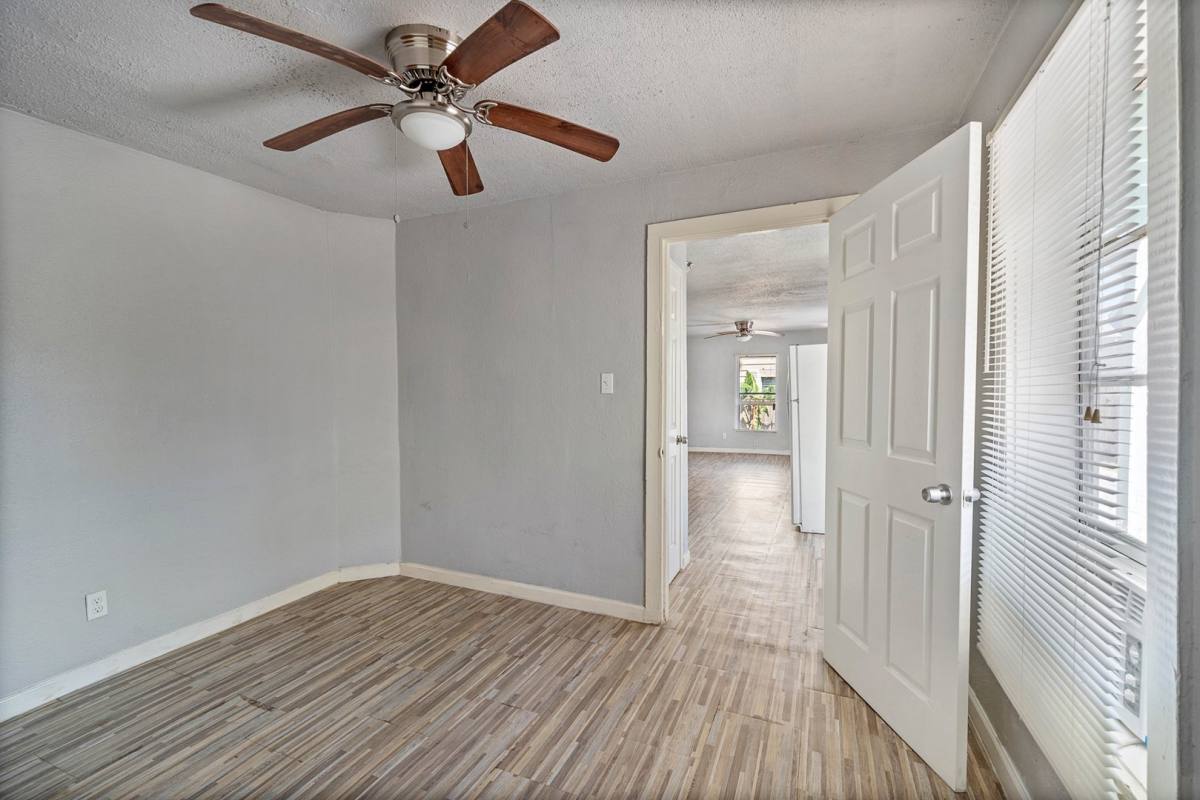 Apartment for rent at 3116 Ave L, Galveston, TX 77550