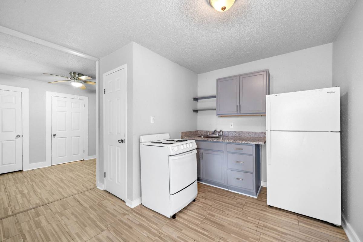Apartment for rent at 3116 Ave L, Galveston, TX 77550