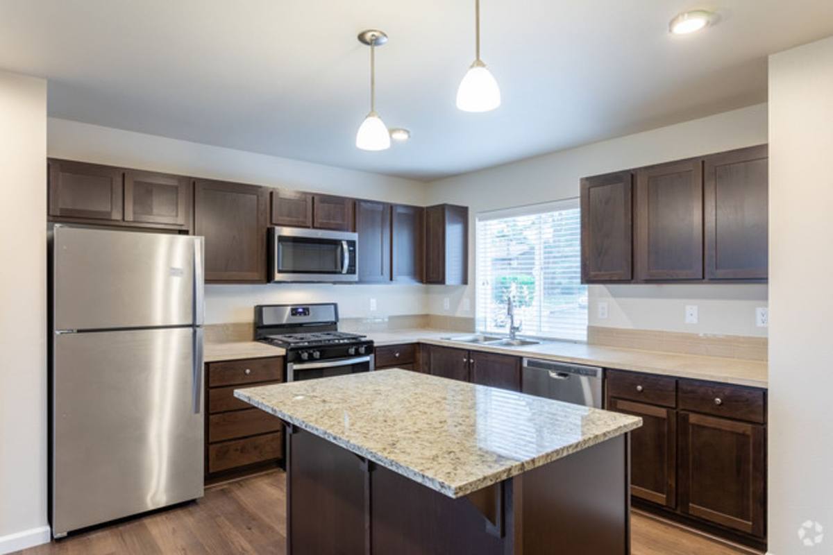 Townhouse for rent at 14615 NE Rose Parkway, Portland, OR 97230