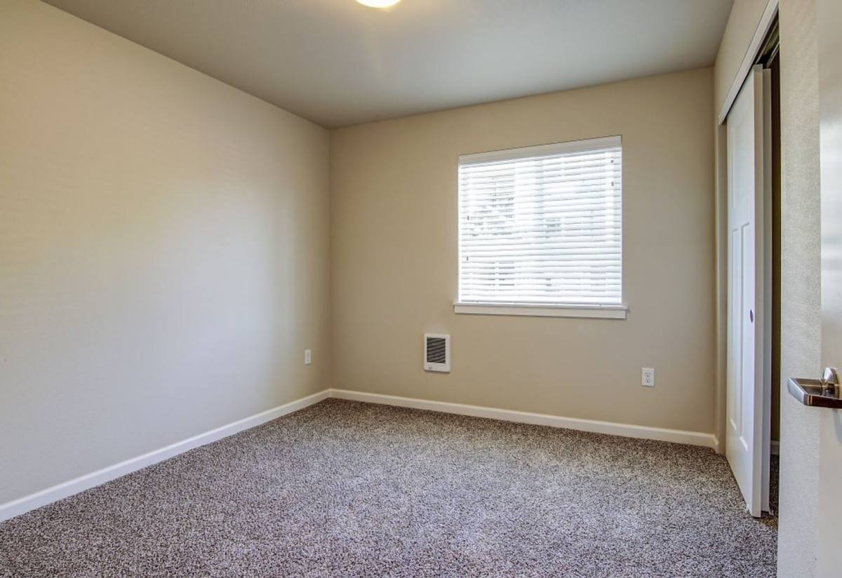 Townhouse for rent at 14615 NE Rose Parkway, Portland, OR 97230