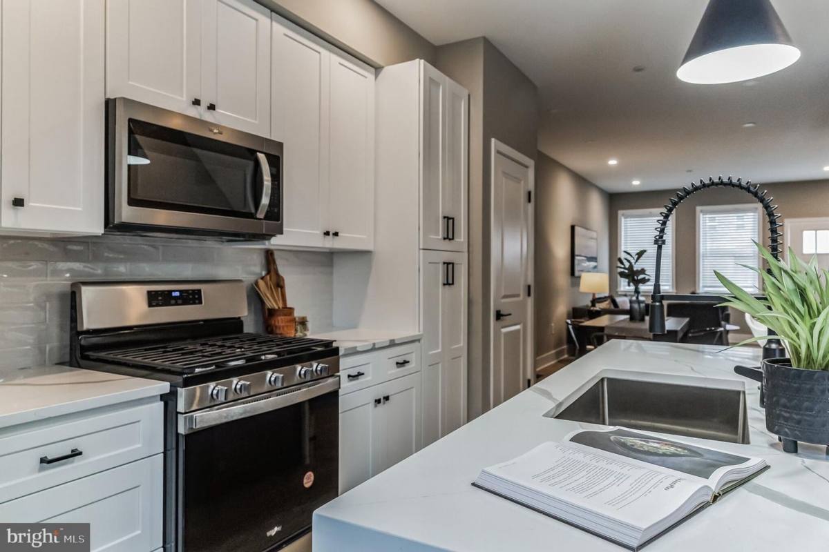2710 Latona St, Philadelphia, PA 19146 - House for Rent - Image 4