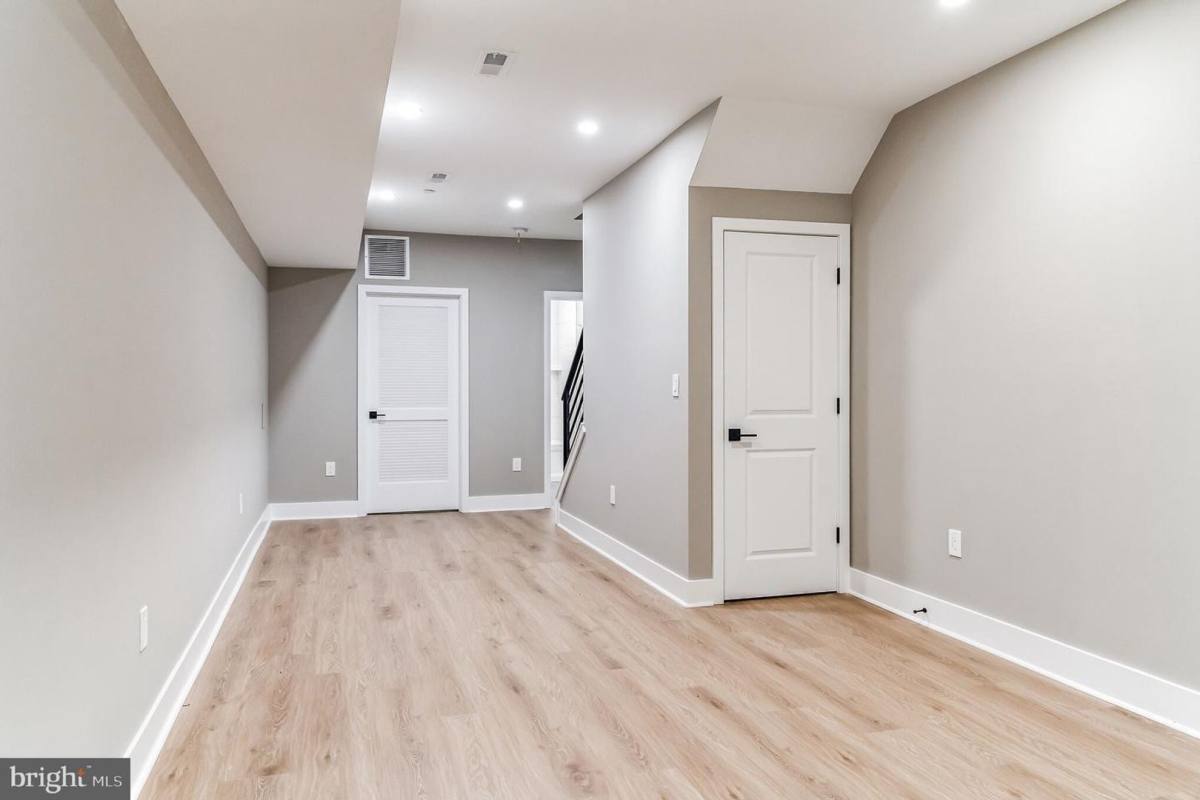 2710 Latona St, Philadelphia, PA 19146 - House for Rent - Image 9
