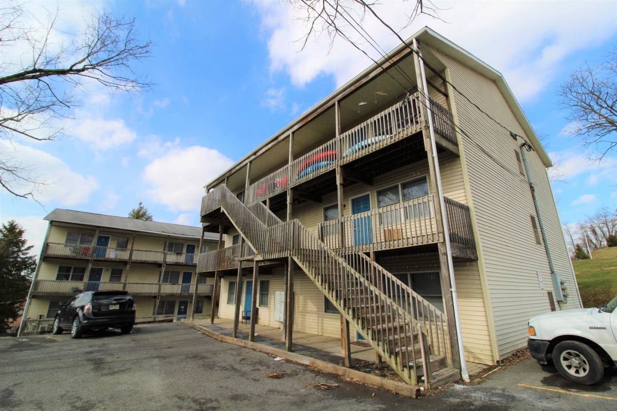 Apartment for rent at 2858 University Ave, Morgantown, WV 26505