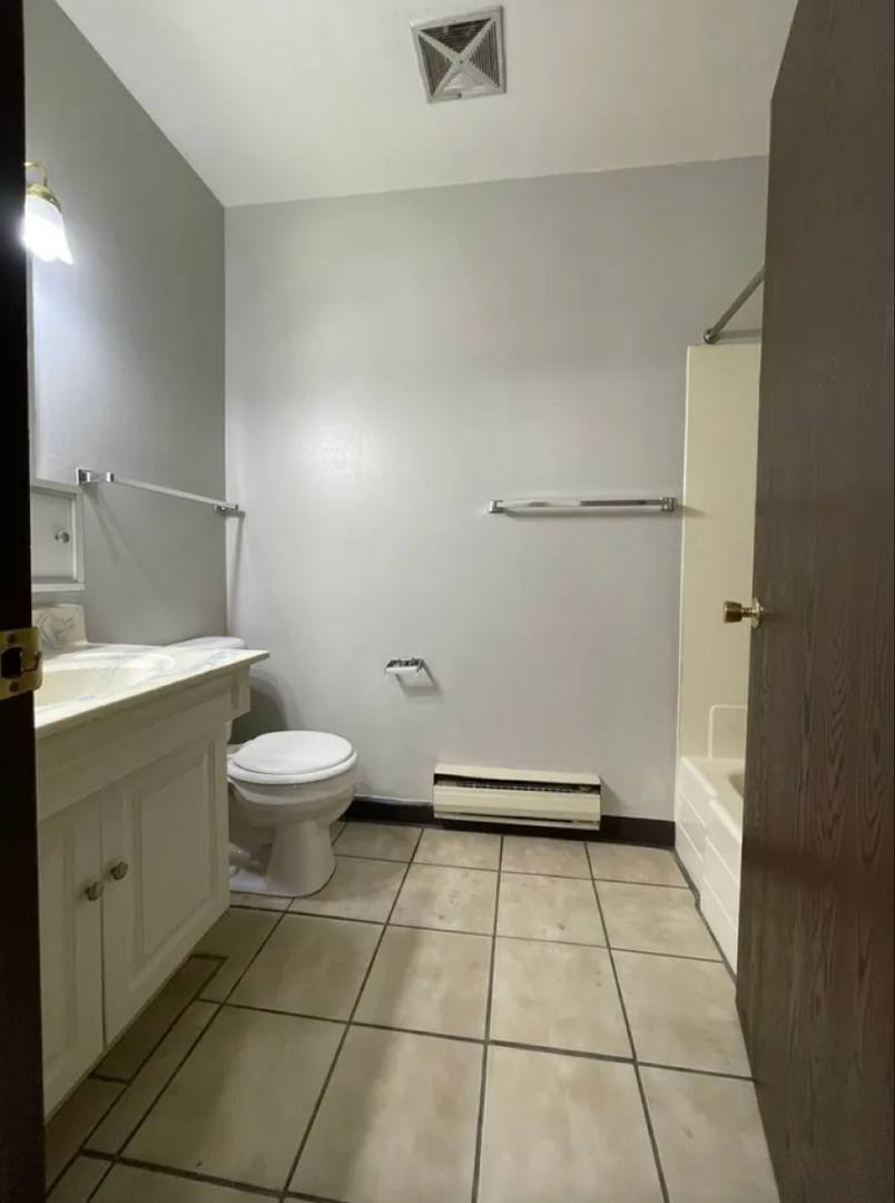 Apartment for rent at 1728 La Crescent St, La Crosse, WI 54603
