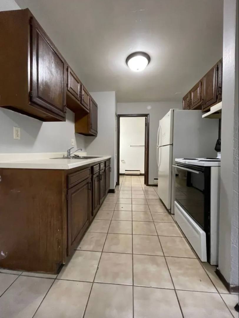 Apartment for rent at 1728 La Crescent St, La Crosse, WI 54603
