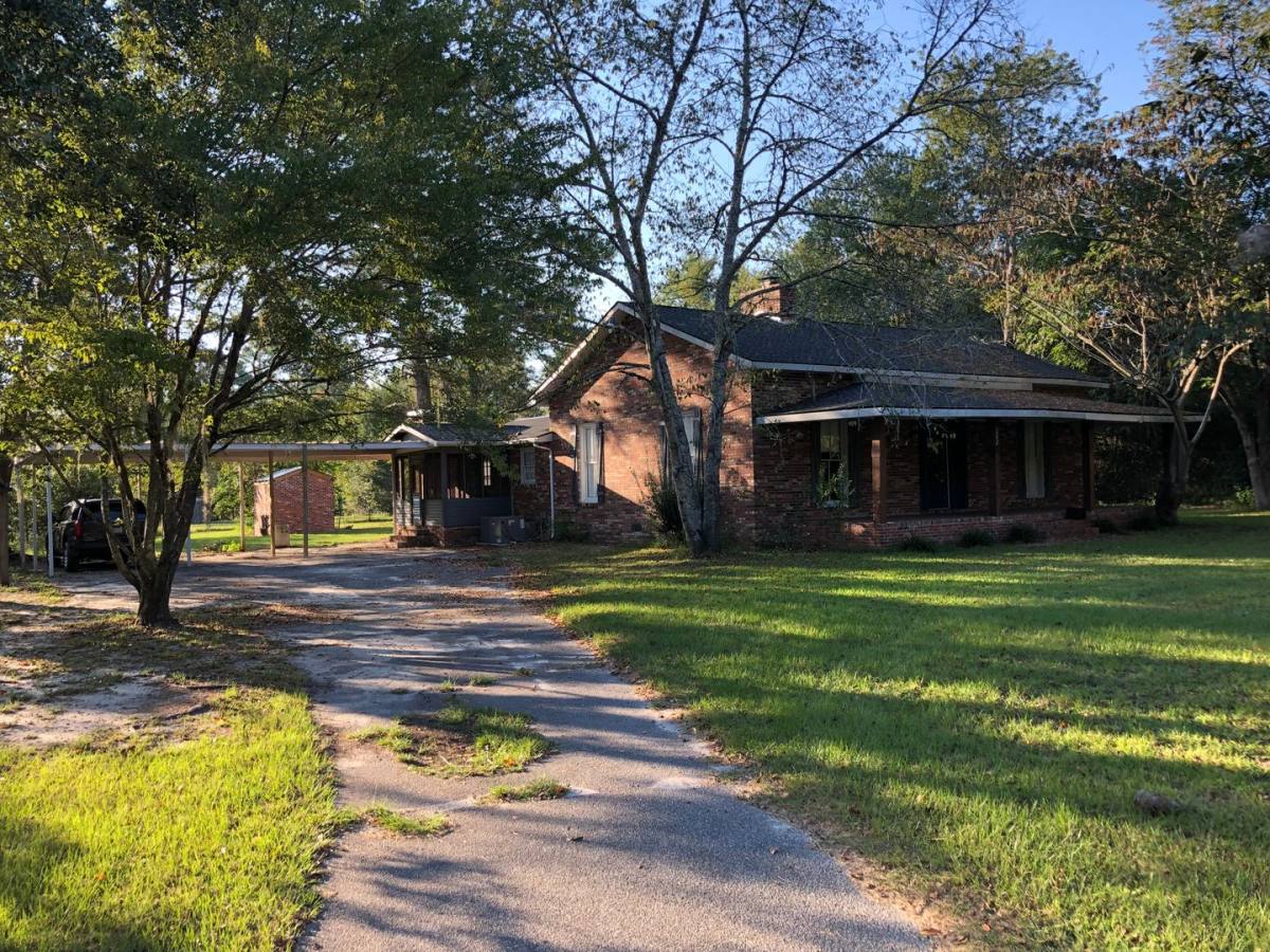 House for rent at 3942 Howell Dr, Valdosta, GA 31606