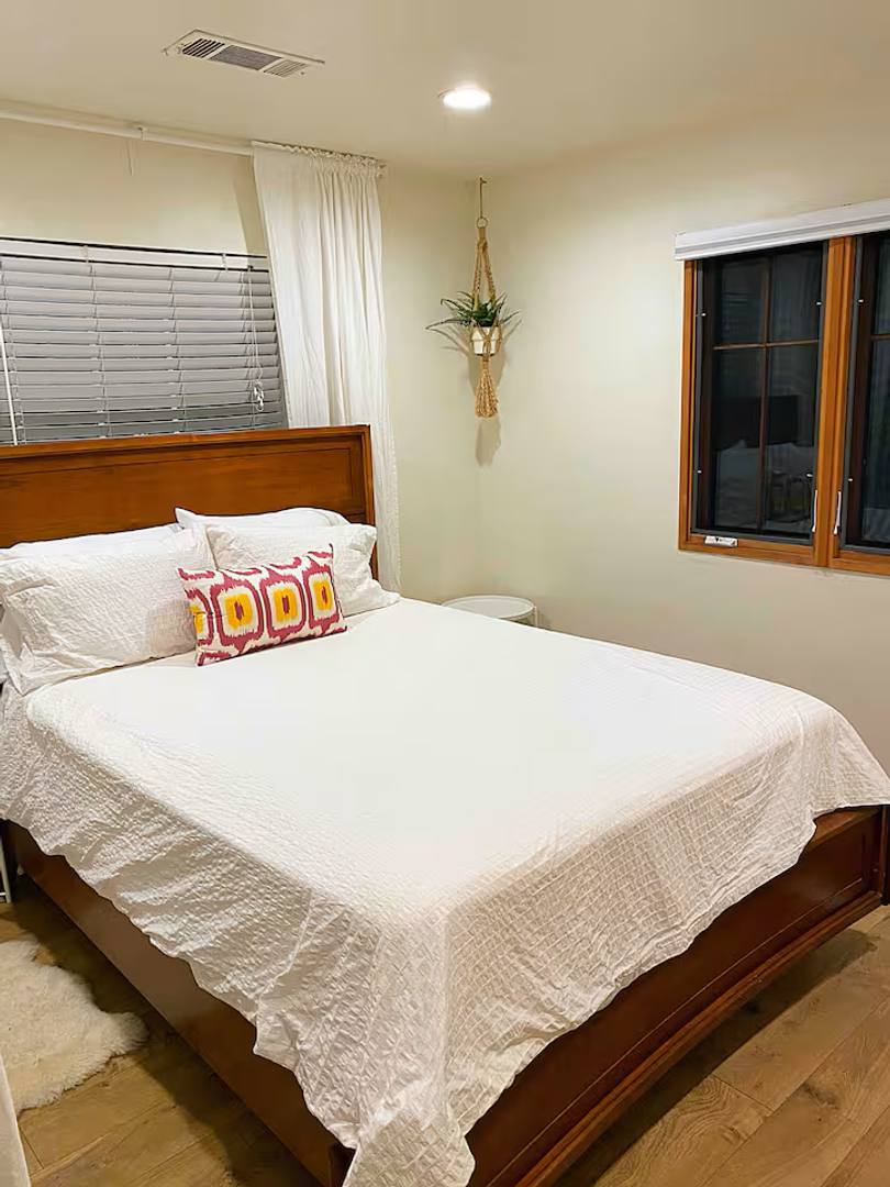Apartment for rent at 513 3rd St, Encinitas, CA 92024