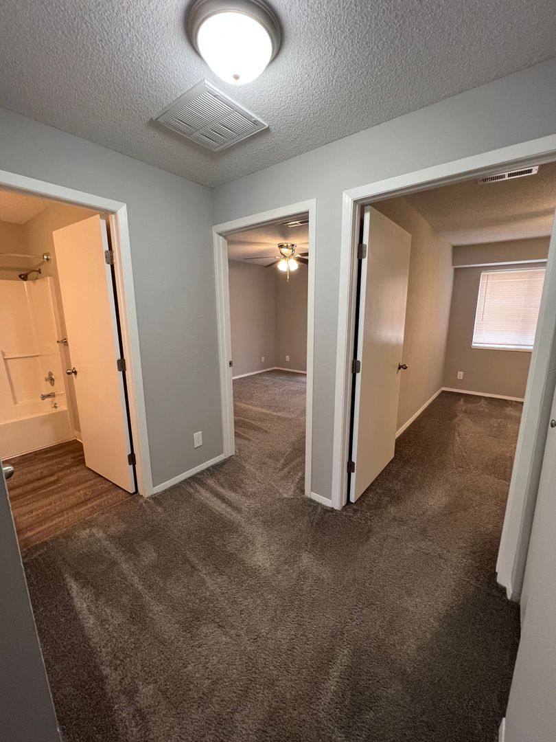 Apartment for rent at 10010 E Boston St, Wichita, KS 67207