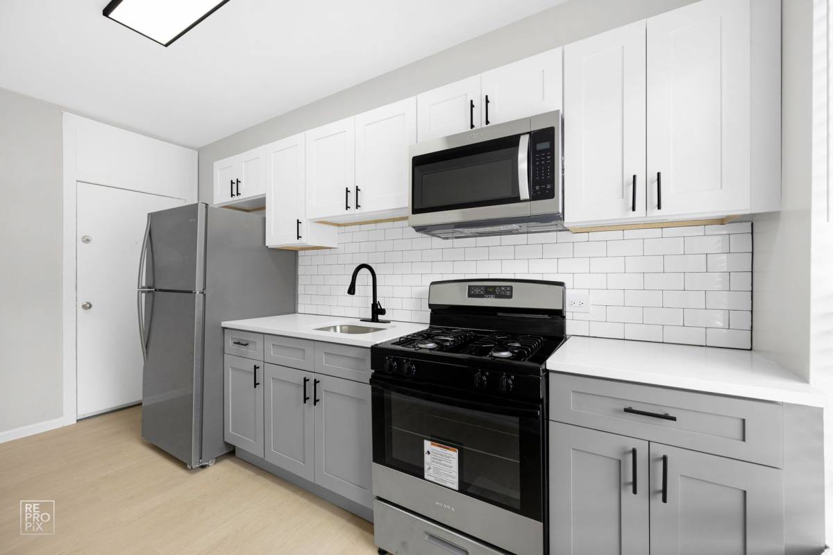 Apartment for rent at 6901 S Merrill, Chicago, IL 60649