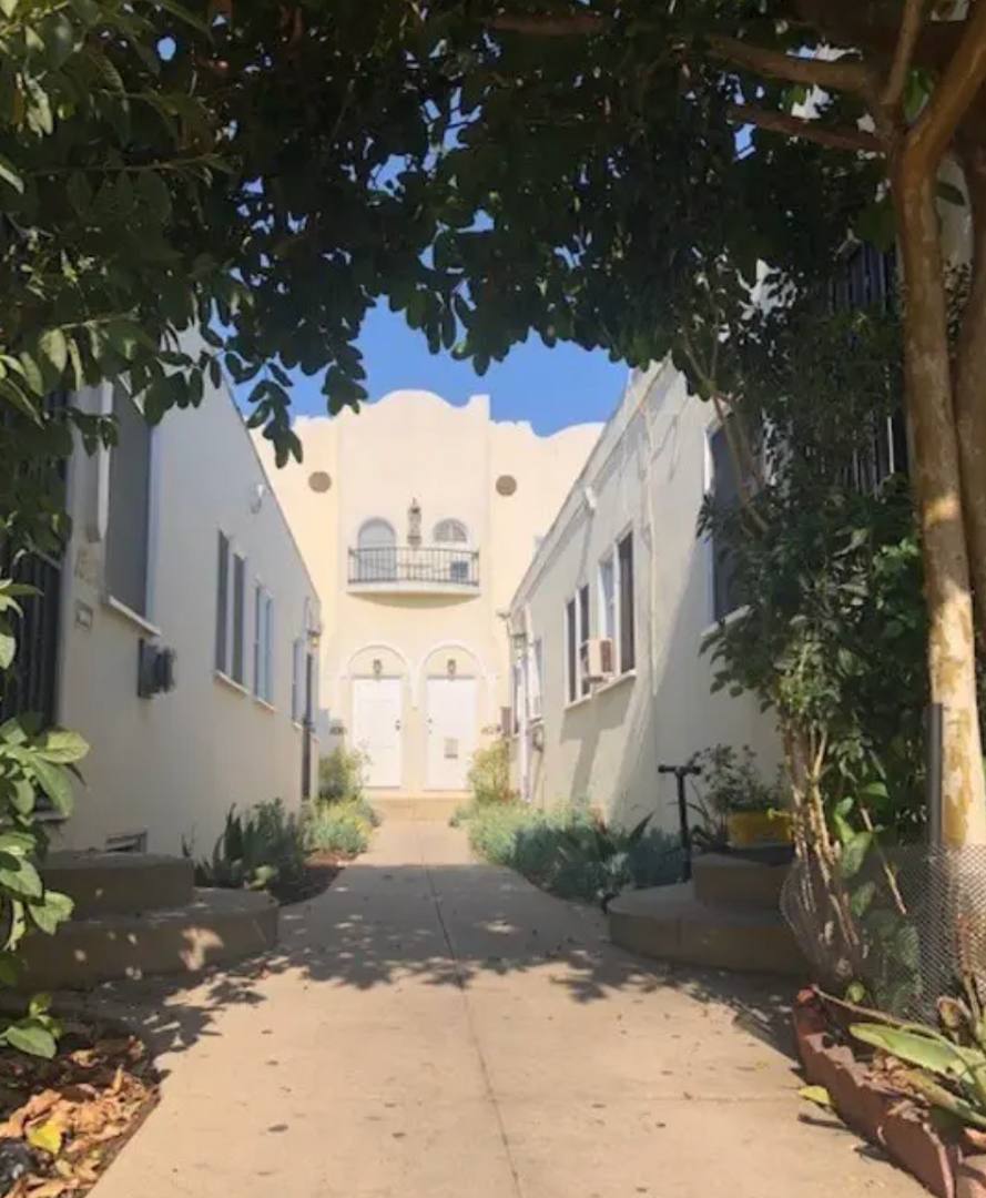 1520 Menlo Ave, Los Angeles, CA 90006