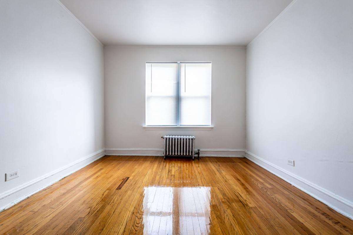 Apartment for rent at 654 N Pine Ave, Chicago, IL 60644