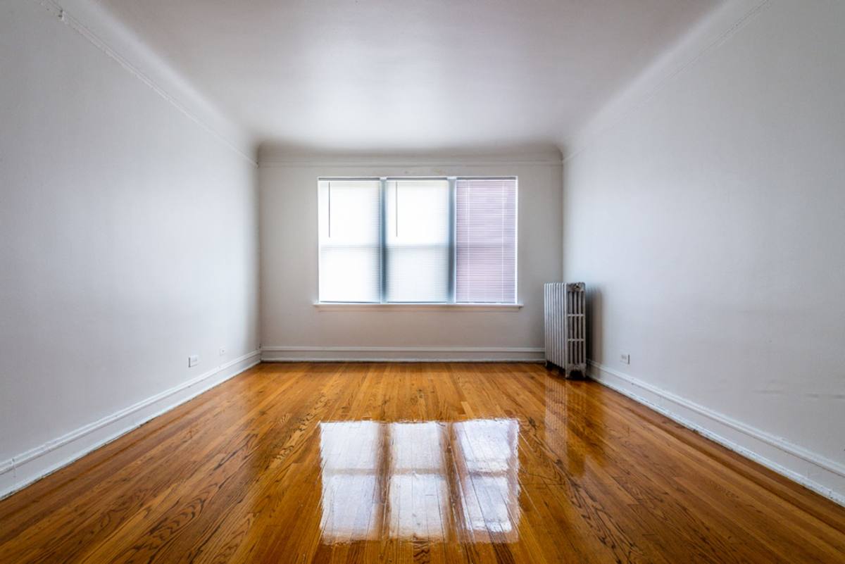 Apartment for rent at 654 N Pine Ave, Chicago, IL 60644