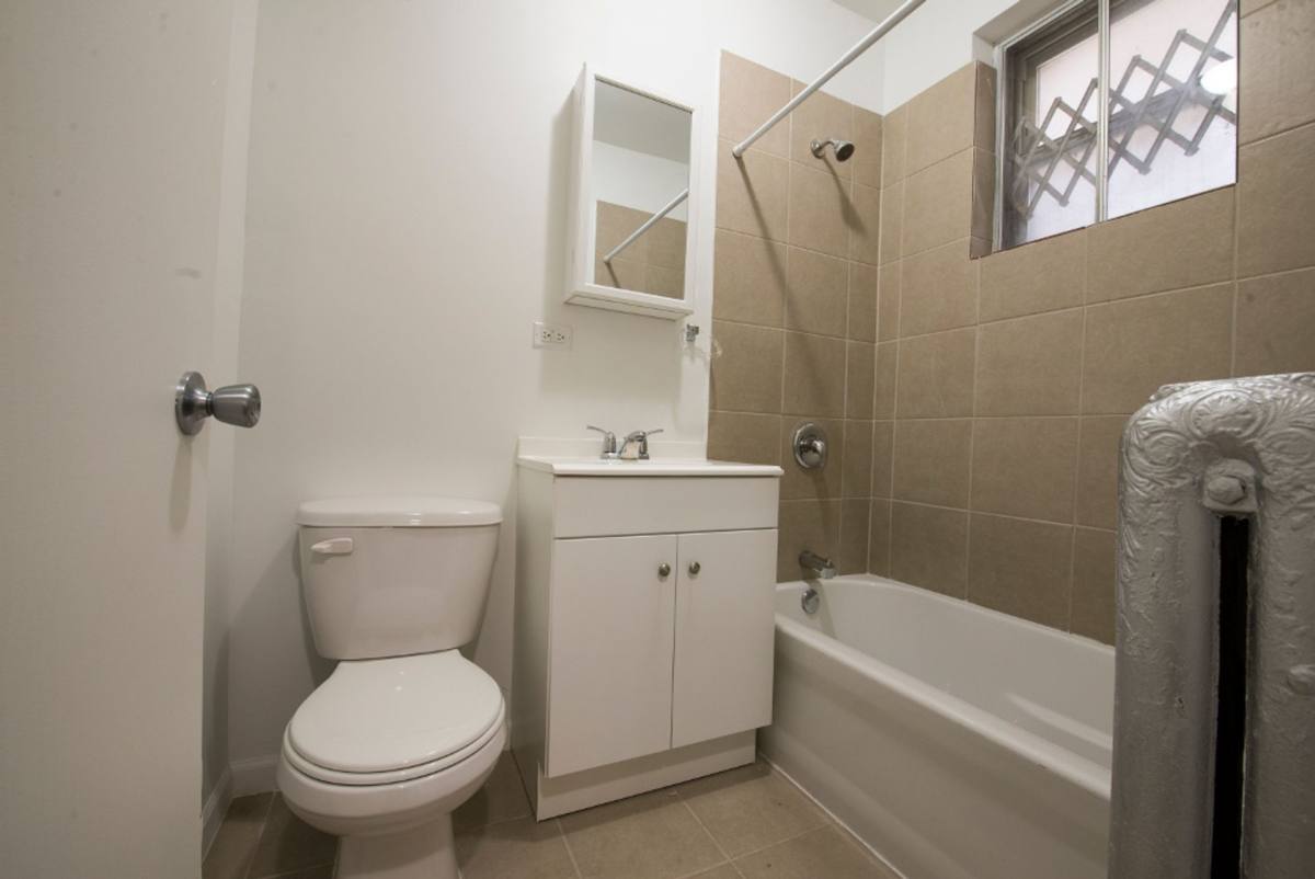 Apartment for rent at 5504-12 S Wabash Ave, Chicago, IL 60637