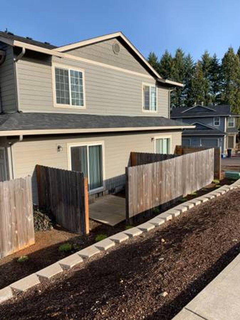 Townhouse for rent at 5823 Reed Lane SE #112, Salem, OR 97306