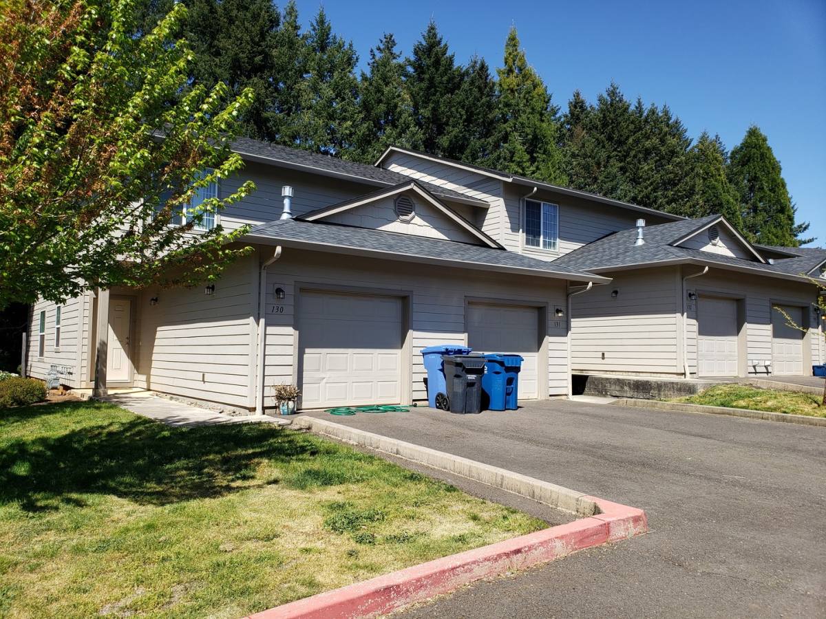 Townhouse for rent at 5823 Reed Lane SE #112, Salem, OR 97306