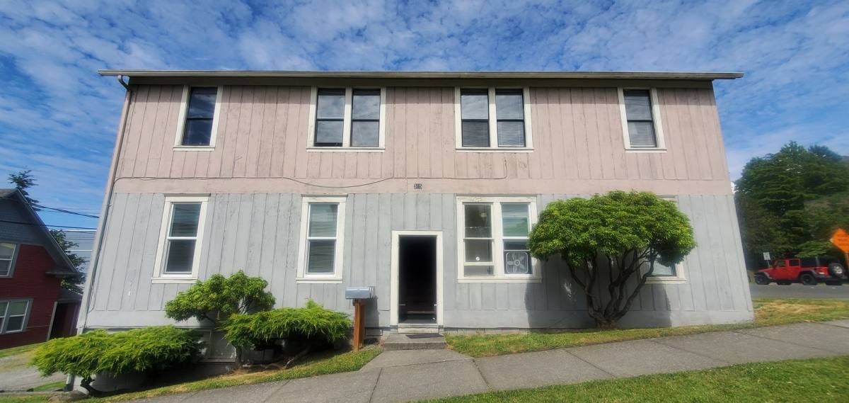 Apartment for rent at 315 E Laurel St, Bellingham, WA 98225