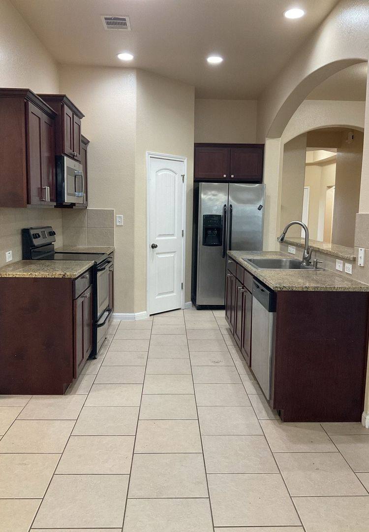 House for rent at 300 W Libra Dr, Killeen, TX 76542