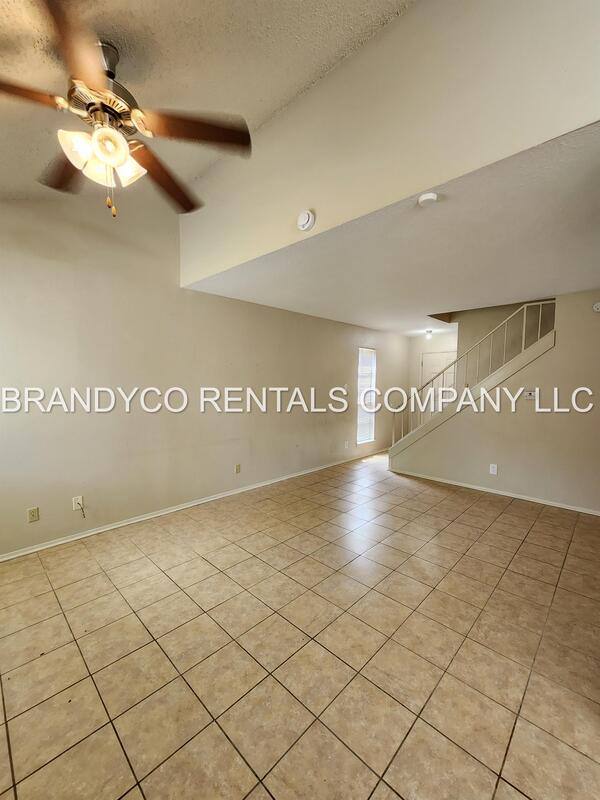 Townhouse for rent at 1108 Royal Crest Dr, Killeen, TX 76549