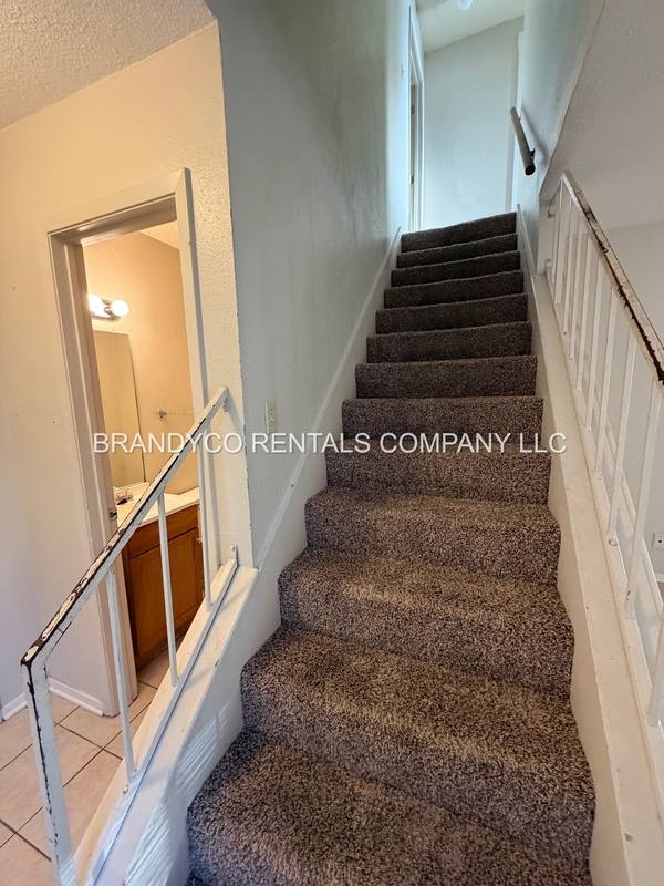 Townhouse for rent at 1108 Royal Crest Dr, Killeen, TX 76549