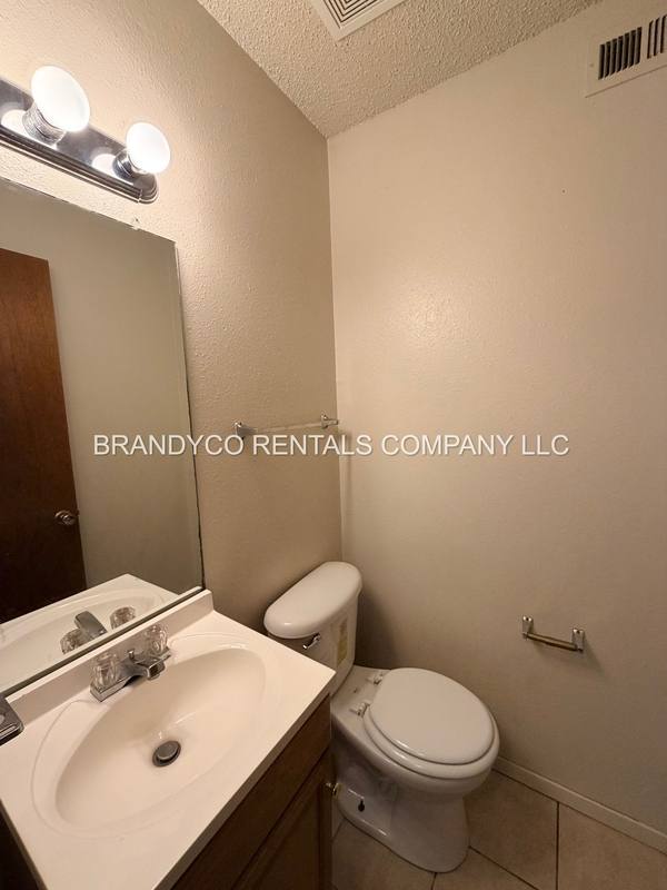 Townhouse for rent at 1108 Royal Crest Dr, Killeen, TX 76549