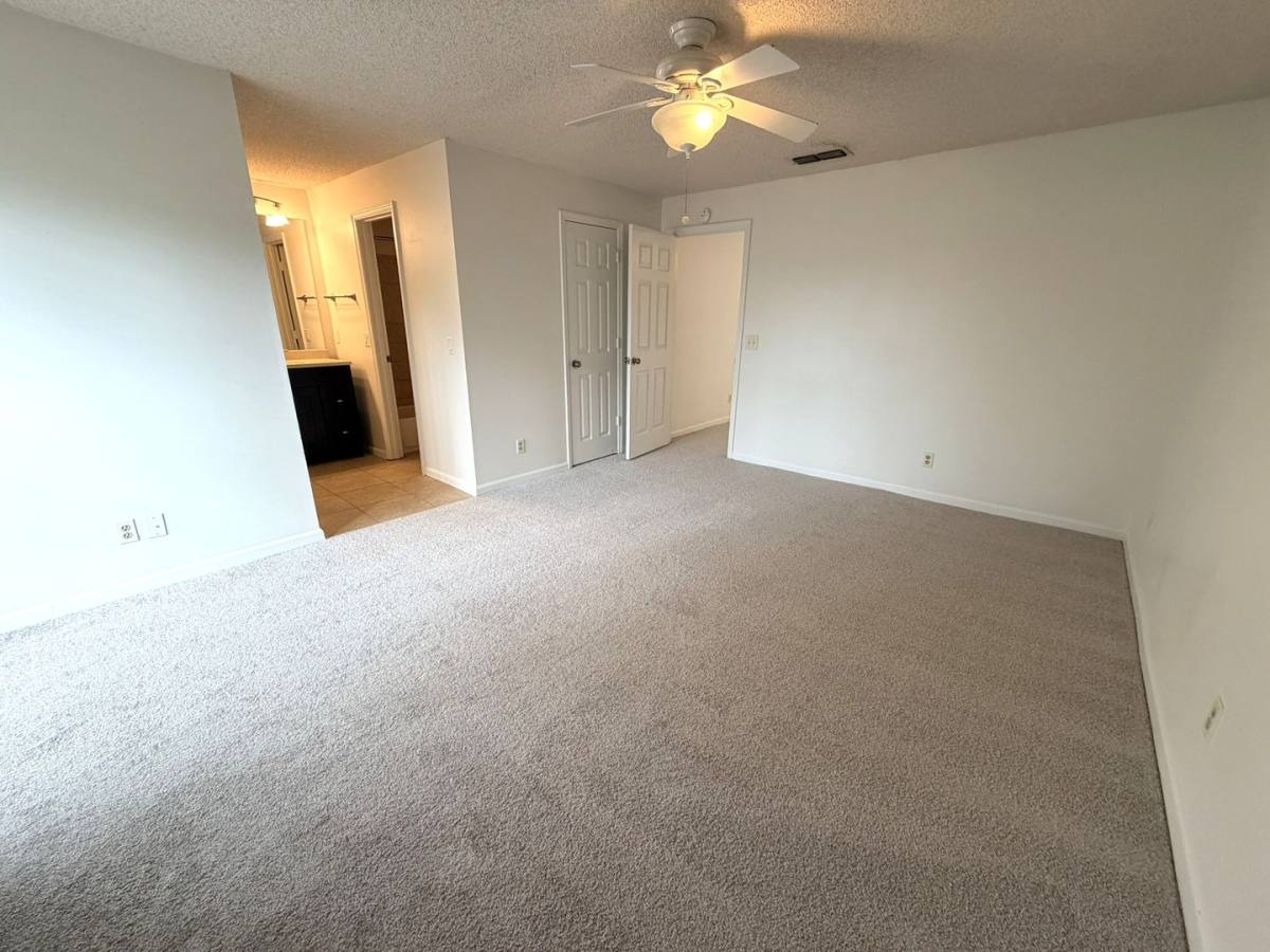 Condo for rent at 902 Wood Hill Dr, Jacksonville, FL 32256