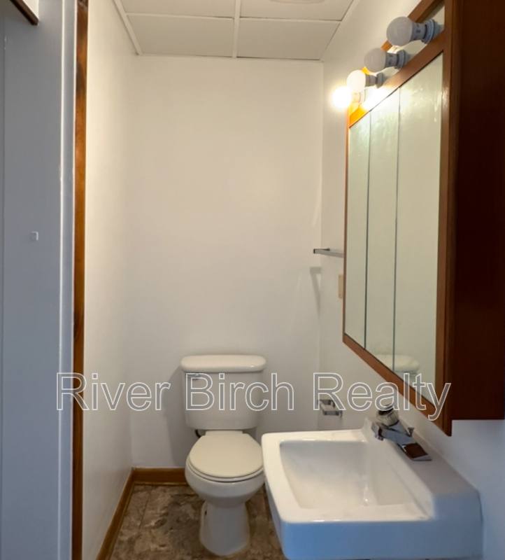 Apartment for rent at 525 E Pine St #4, Springfield, IL 62703