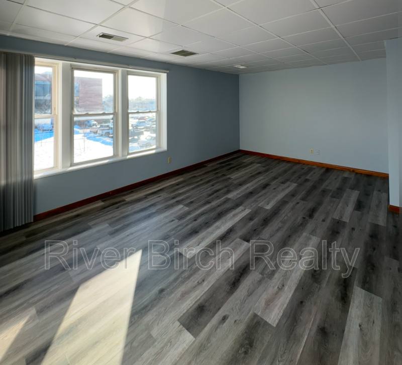 Apartment for rent at 525 E Pine St #4, Springfield, IL 62703
